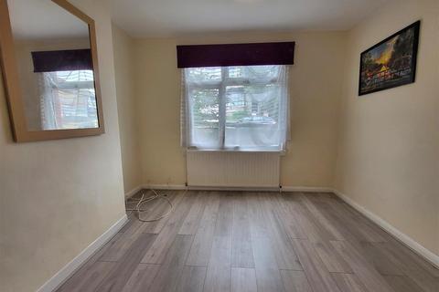 2 bedroom terraced house to rent, Pagitt Street, Chatham