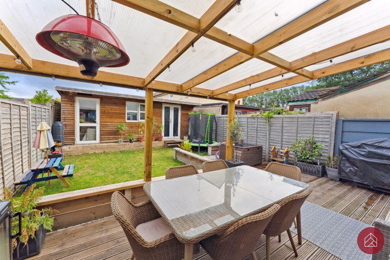 Pergola & Decking