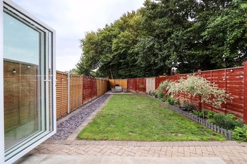42 Chard Road, Clevedon, BS21 6LW