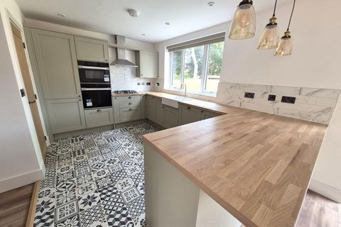 5 bedroom detached house to rent, Berkswell Close, Sutton Coldfield B74