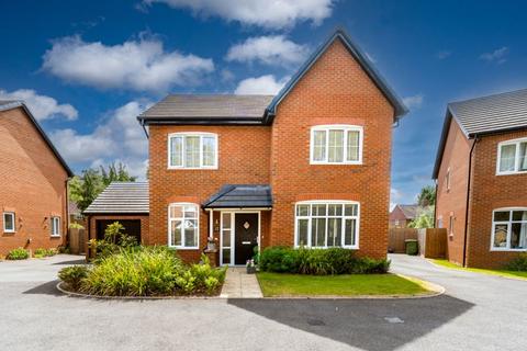 4 bedroom detached house for sale, The Crescent Cookley, Kidderminster DY10