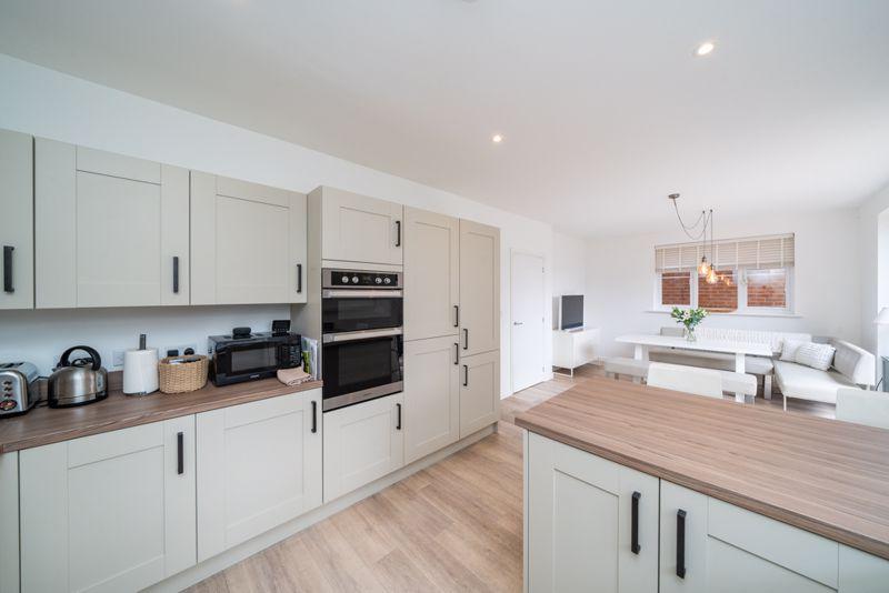 Kitchen / Dining...