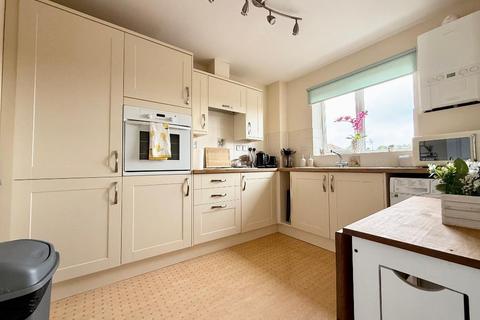2 bedroom apartment for sale, Bushmead Court, Bushmead, Luton, Bedfordshire, LU2 7GY