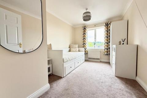 2 bedroom apartment for sale, Bushmead Court, Bushmead, Luton, Bedfordshire, LU2 7GY