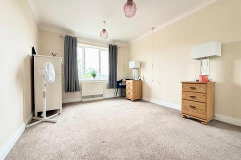 2 bedroom apartment for sale, Bushmead Court, Bushmead, Luton, Bedfordshire, LU2 7GY