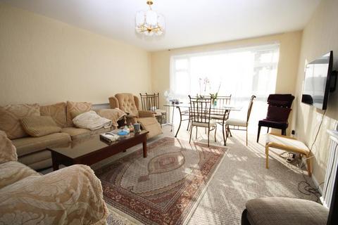 1 bedroom apartment to rent, Stratton Close, Edgware HA8