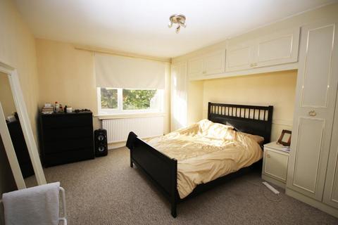 1 bedroom apartment to rent, Stratton Close, Edgware HA8