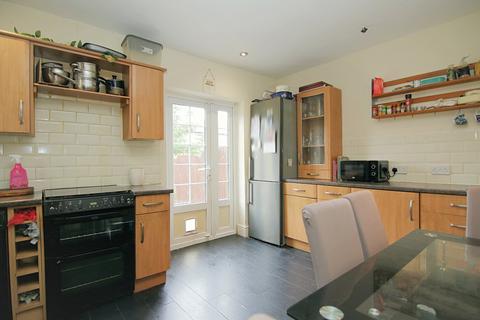 3 bedroom terraced house for sale, Carr Bottom Road, Bankfoot, Bradford, BD5
