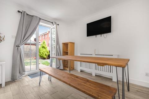 8 Kestell Drive, Cardiff, CF11 7BF