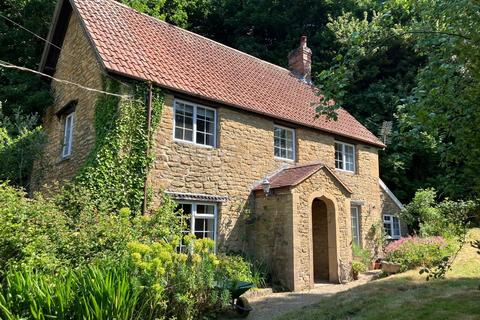 4 bedroom cottage for sale, East Chinnock