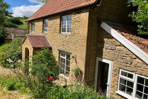 4 bedroom cottage for sale, East Chinnock