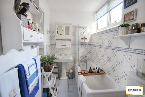 3 bedroom semi-detached house for sale, Southlands Road, Bromley