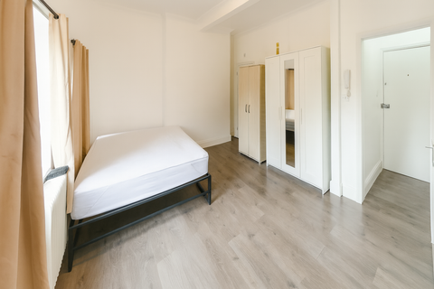 undefined, West Hampsted, London NW6