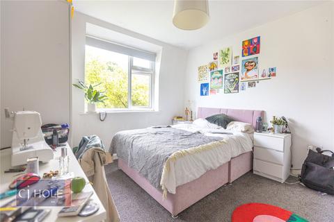 4 bedroom semi-detached house to rent, Kenmore Drive, Southmead, Bristol, BS7