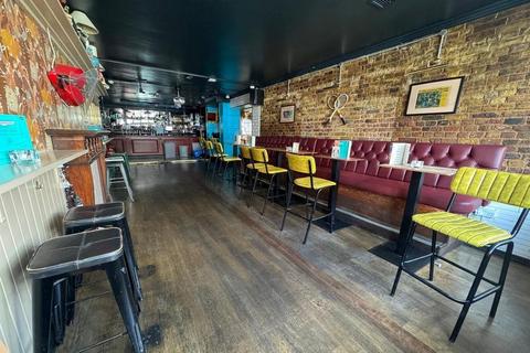 Pub to rent, 7-9 Kentish Town Rd London NW1 8NH