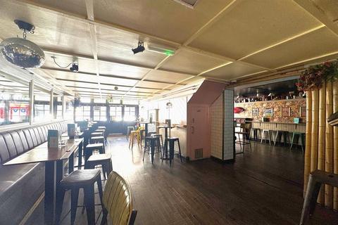Pub to rent, 7-9 Kentish Town Rd London NW1 8NH
