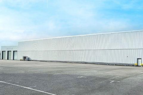Distribution warehouse to rent, New Ln Havant PO9 2NT