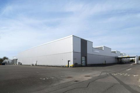 Distribution warehouse to rent, New Ln Havant PO9 2NT