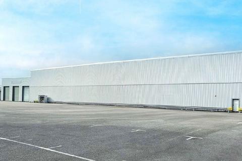 Distribution warehouse to rent, New Ln Havant PO9 2NT