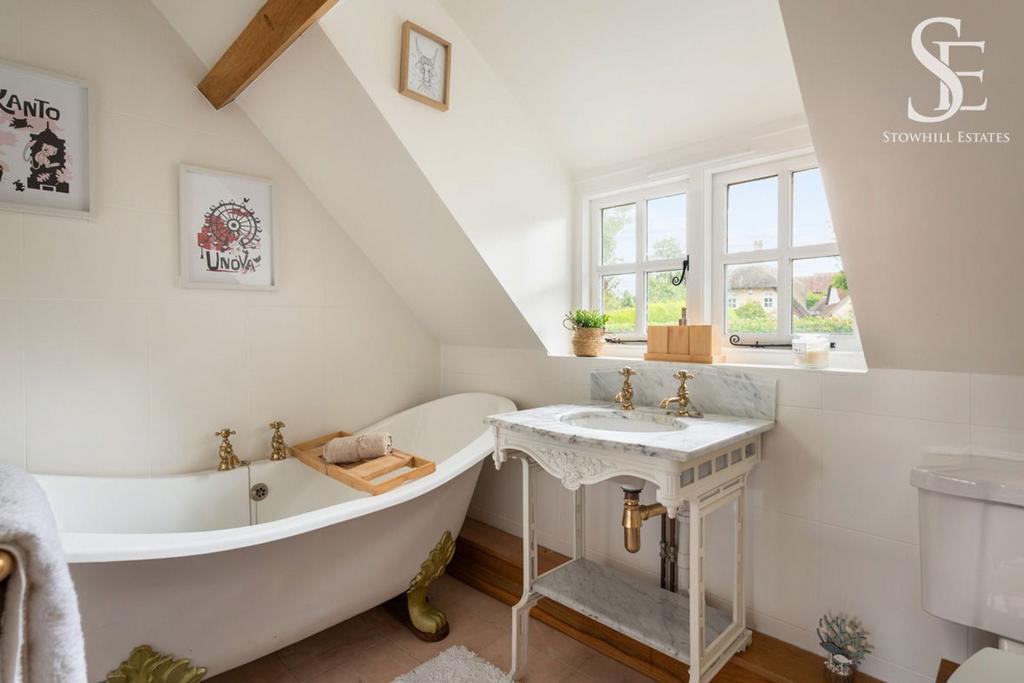 Bedroom 4 ensuite