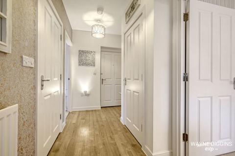 2 bedroom flat for sale, School Avenue, Laindon SS15