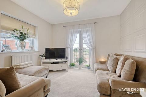 2 bedroom flat for sale, School Avenue, Laindon SS15