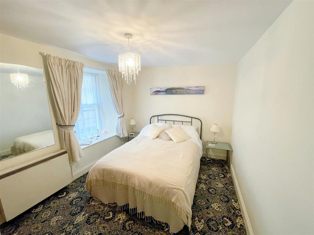 Bedroom 1.jpeg