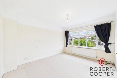 1 Garth Close, Ruislip, HA4 9PT