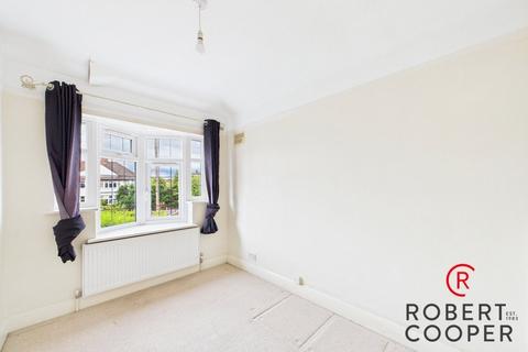 1 Garth Close, Ruislip, HA4 9PT