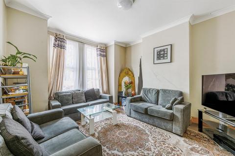 71 Gunnersbury Lane, London, W3 8HG