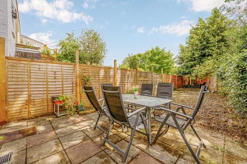 71 Gunnersbury Lane, London, W3 8HG