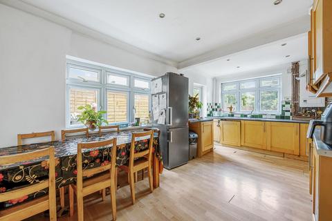 71 Gunnersbury Lane, London, W3 8HG
