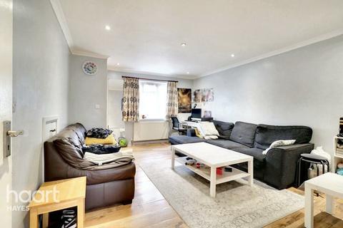 2 bedroom end of terrace house for sale, Manor Road, Hayes