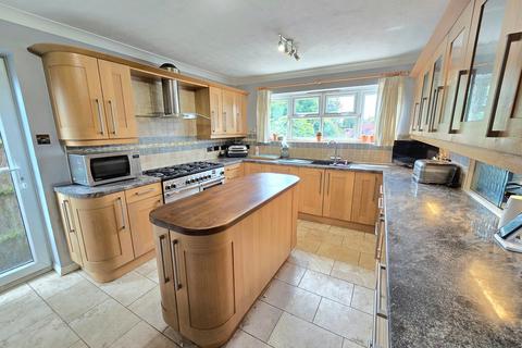 5 bedroom detached house for sale, Coverdale Avenue, Bexhill-on-Sea, TN39