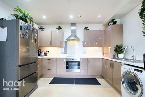 2 bedroom apartment for sale, Larner Road, Erith