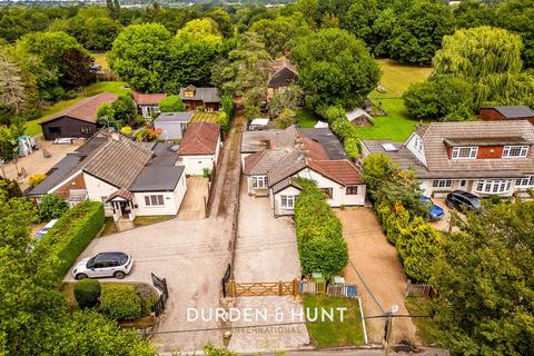 2 bedroom semi-detached bungalow for sale, Days Lane, Pilgrims Hatch, CM15