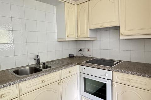 1 bedroom flat for sale, South Street, St. Austell