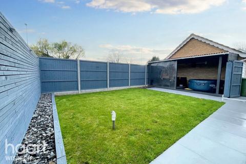 2 bedroom detached bungalow for sale, Windmill Gardens, Wisbech