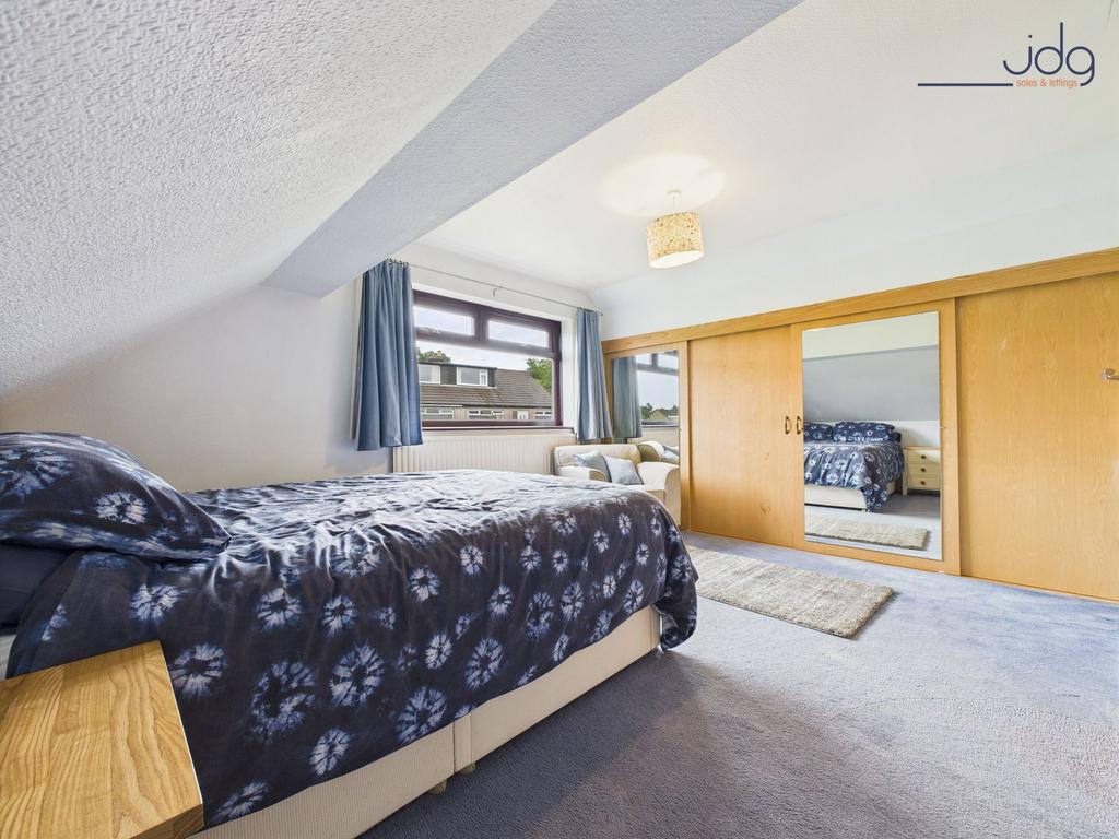 Double Bedroom with built in wardrobes