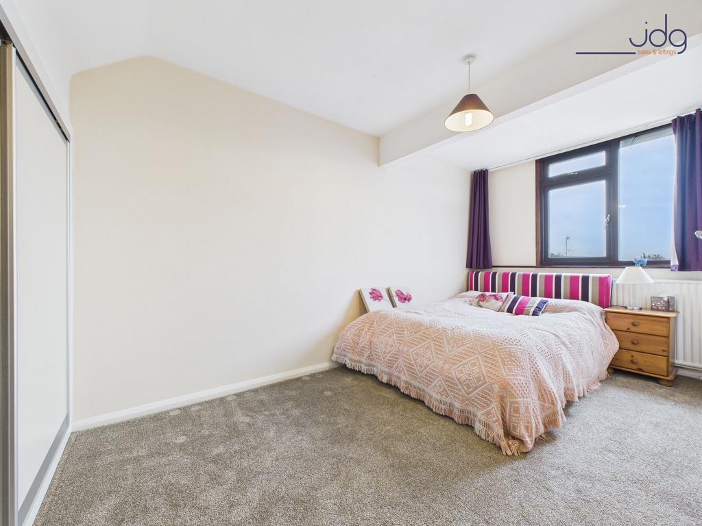 Double Bedroom with built in wardrobes