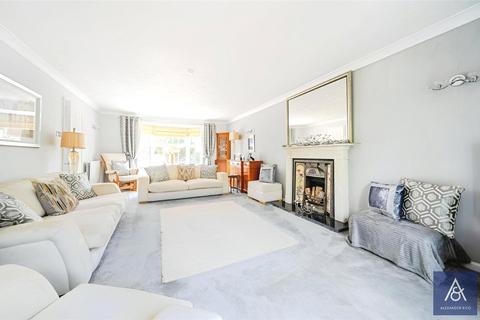 4 bedroom detached house for sale, Jones Close, Northamptonshire NN13