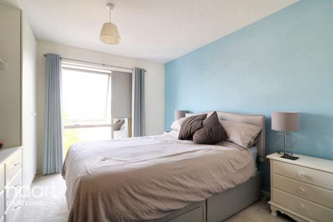 37 Dulcie Close, Greenhithe, DA9 9UL