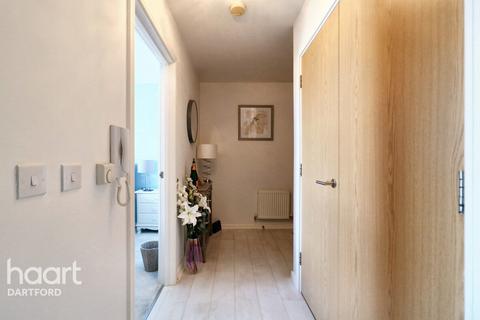 37 Dulcie Close, Greenhithe, DA9 9UL