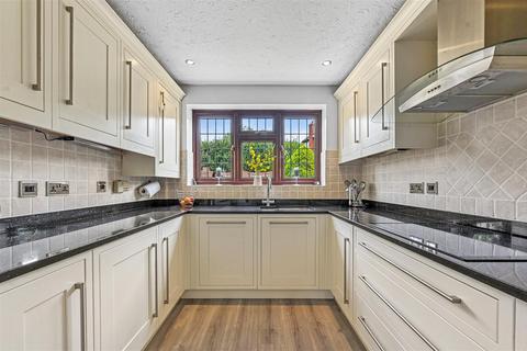 undefined, Yew Tree Close, Hatfiled Peverel