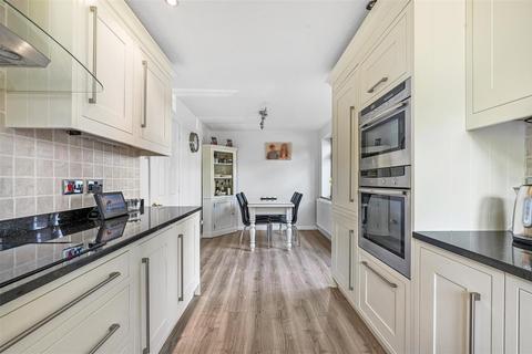 undefined, Yew Tree Close, Hatfiled Peverel