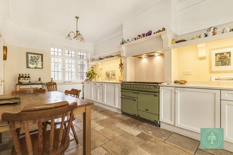 5 bedroom semi-detached house for sale, Meadway, London, N14