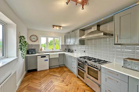 19 Feiashill Road, Trysull, Wolverhampton, WV5 7HN