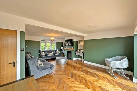 19 Feiashill Road, Trysull, Wolverhampton, WV5 7HN