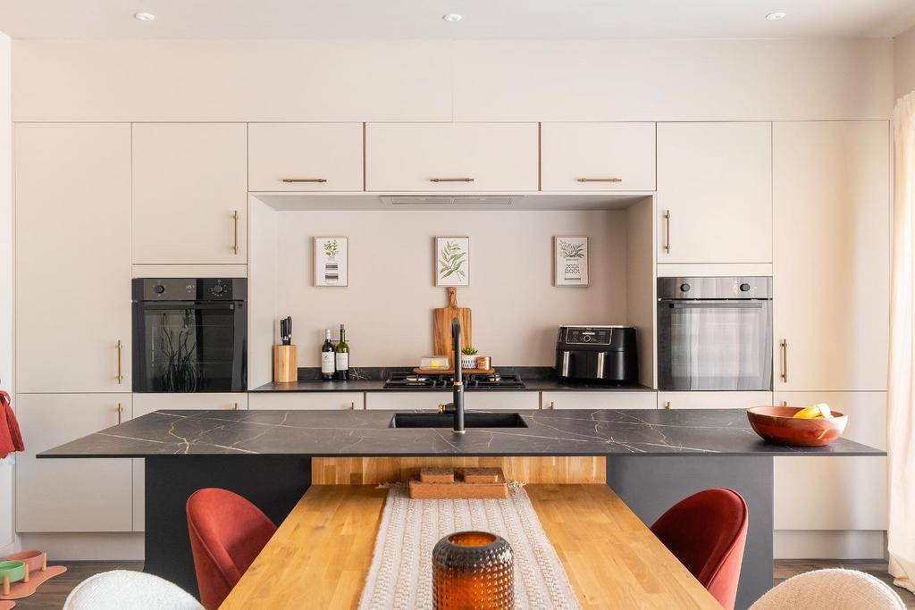 3 C5 LBY - Kitchen Diner G.jpg