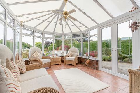 16 Mount Road, Wombourne, Wolverhampton, WV5 9EP